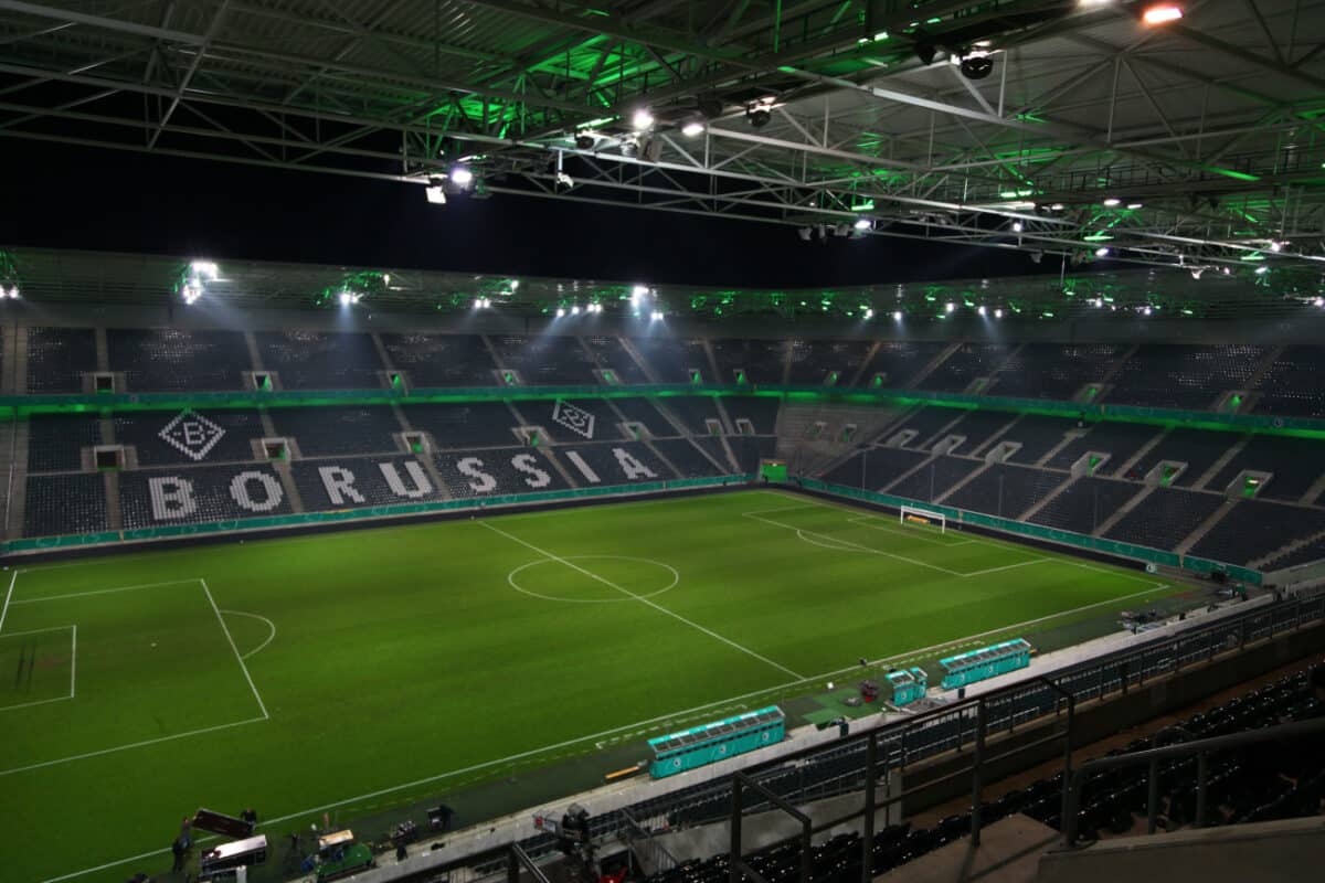 Gladbach - ManCity live bei DAZN | Achtelfinale Champions ...