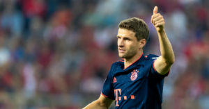 FC Bayern vs. RB Salzburg | Thomas Müller „Wir stehen unter enormen Leistungsdruck“ Müller