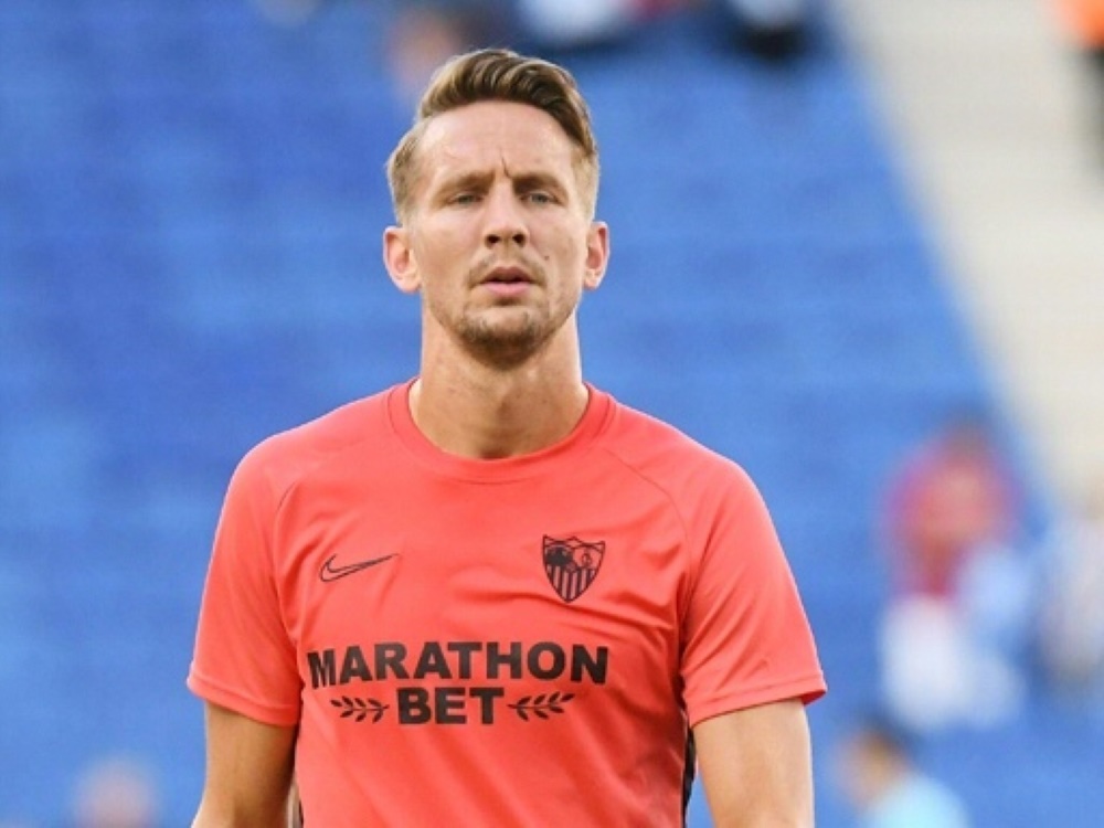 Luuk de Jong feierte mit Teamkollegen eine Gartenparty. ©AFP