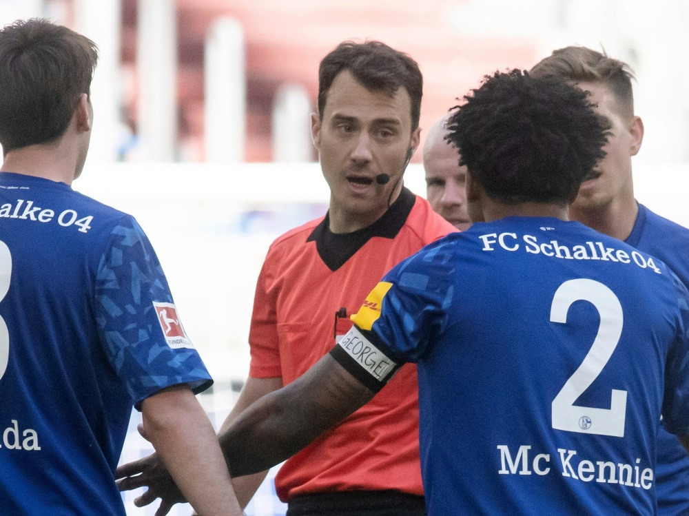 McKennie trug einen ganz besonderen Trauerflor. ©POOL/SID BERND THISSEN