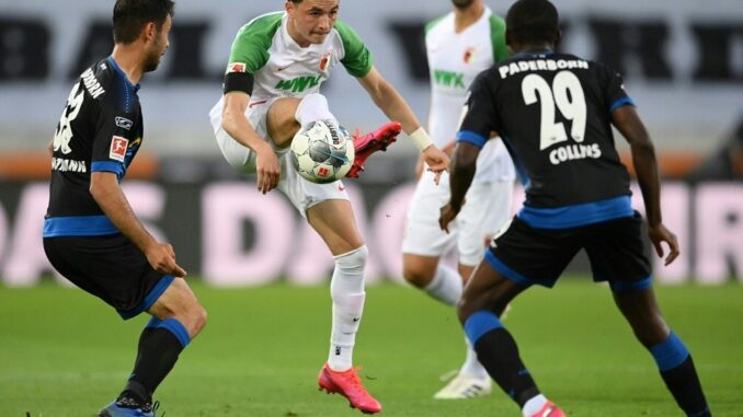 Unentschieden zwischen Augsburg und Paderborn. ©AFP