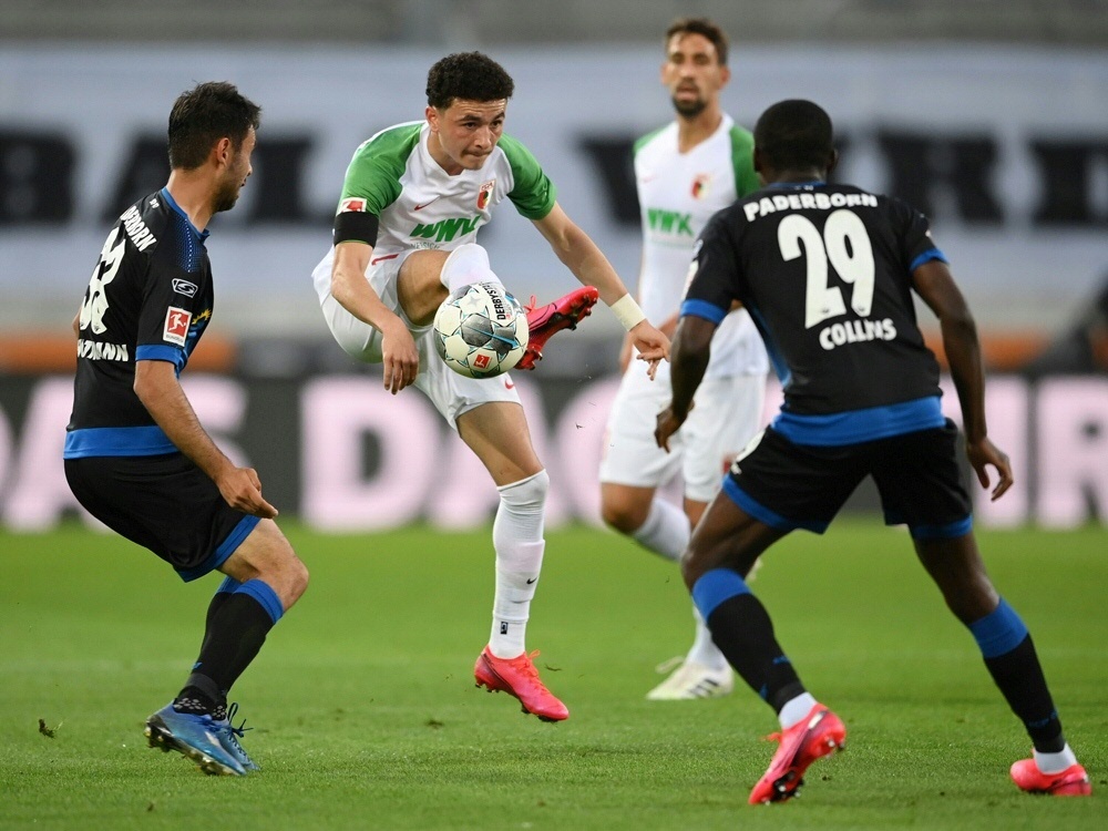 Unentschieden zwischen Augsburg und Paderborn. ©AFP