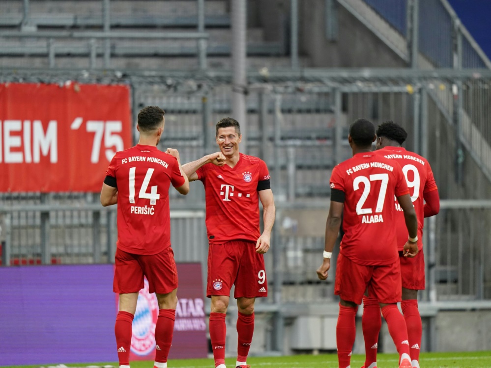Die Bayern schlagen Frankfurt in einer munteren Partie. ©AFP
