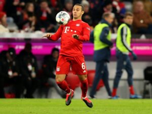 FC Bayern: Thiago fraglich – Gnabry gegen Frankfurt dabei Thiagos Einsatz gegen Frankfurt ist noch ungewiss. ©AFP