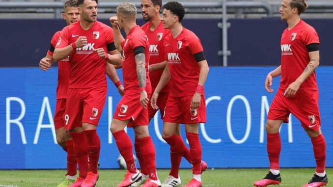 Der FC Augsburg gewinnt auf Schalke mit 3:0. ©AFP