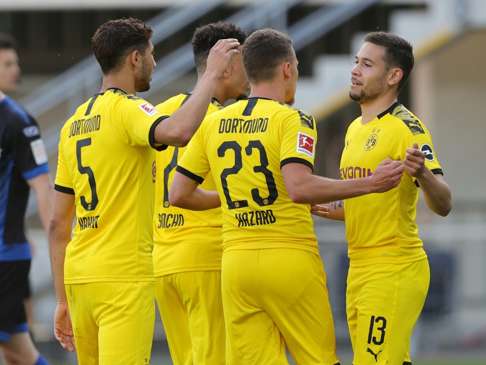 Borussia Dortmund gewinnt verdient in Paderborn. ©FIRO/SID