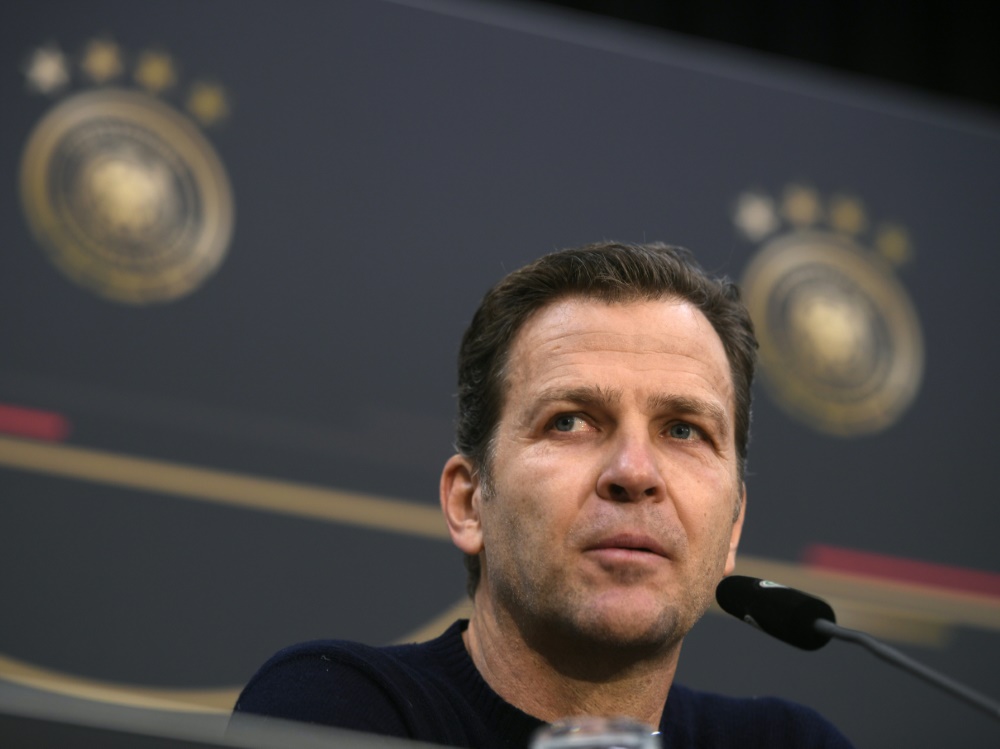 Bierhoff spricht sich für Gehaltsobergrenze aus. ©SID INA FASSBENDER