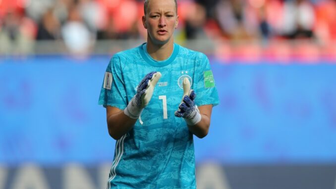 Almuth Schult sieht Restart als große Chance. ©FIRO/SID .