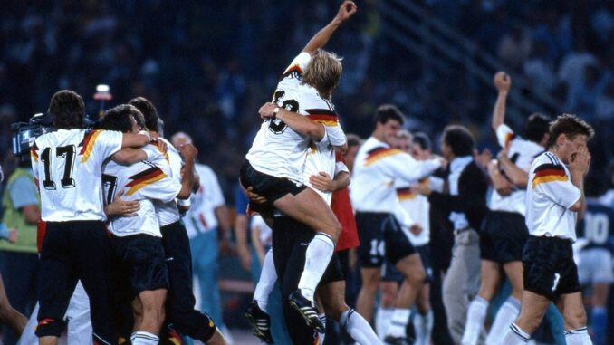 Deutschland gewinnt gegen Argentinien WM 1990 Weltmeisterschaft 1990 Endspiel Deutschland Argentinien