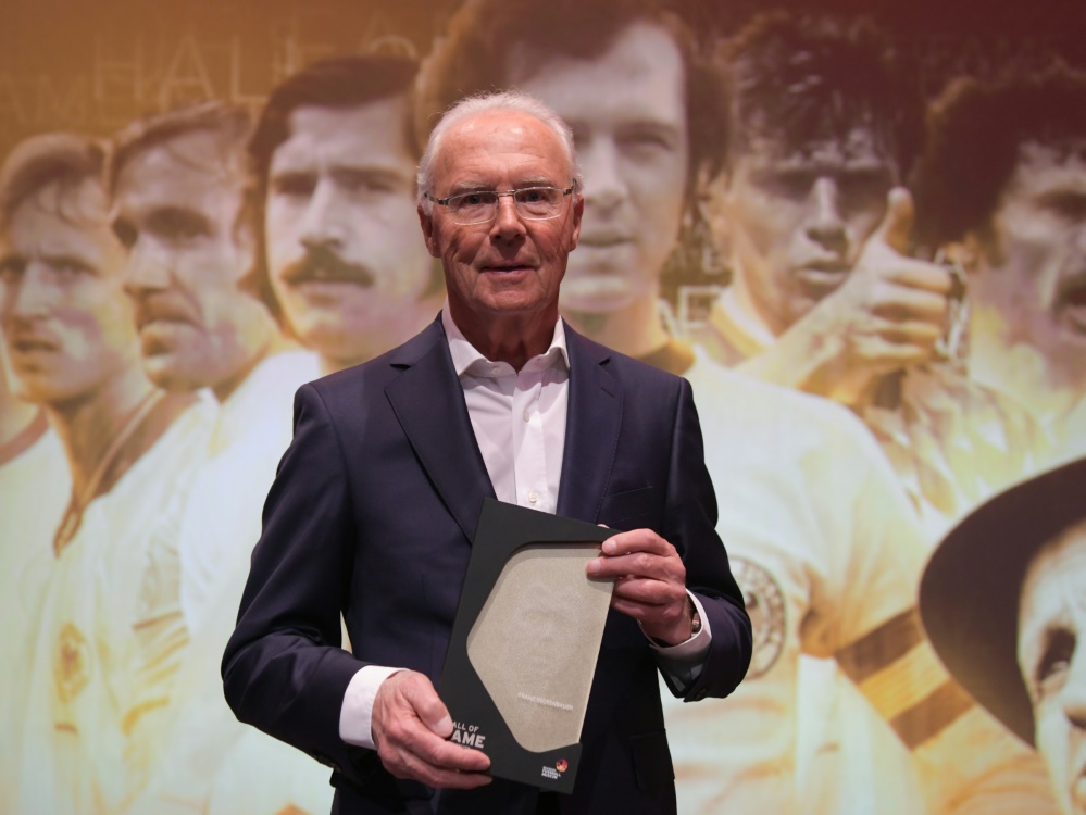 Beckenbauer stärkt Löw den Rücken. ©POOL/SID INA FASSBENDER