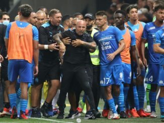 Skandal in Nizza nach Platzsturm der Fans
