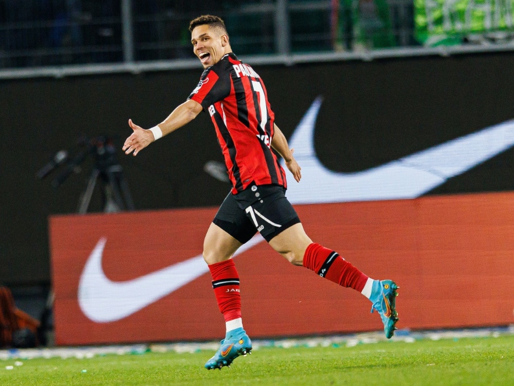 Paulinhos Doppelpack beschert Leverkusen drei Punkte. ©FIRO/SID 