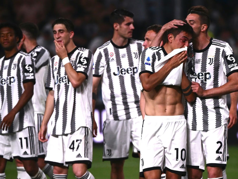 Juventus Turin unterliegt Florenz zum Saisonabschluss (© AFP/SID/MARCO BERTORELLO)