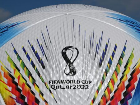 Virologe Streeck: Fußball-WM könnte Superspreader-Event werden