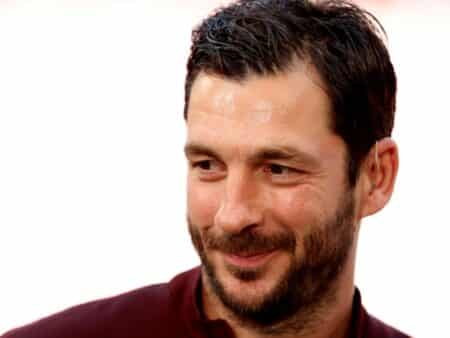 „Innere Zerrissenheit“: Schwarz erklärt Russland-Verbleib