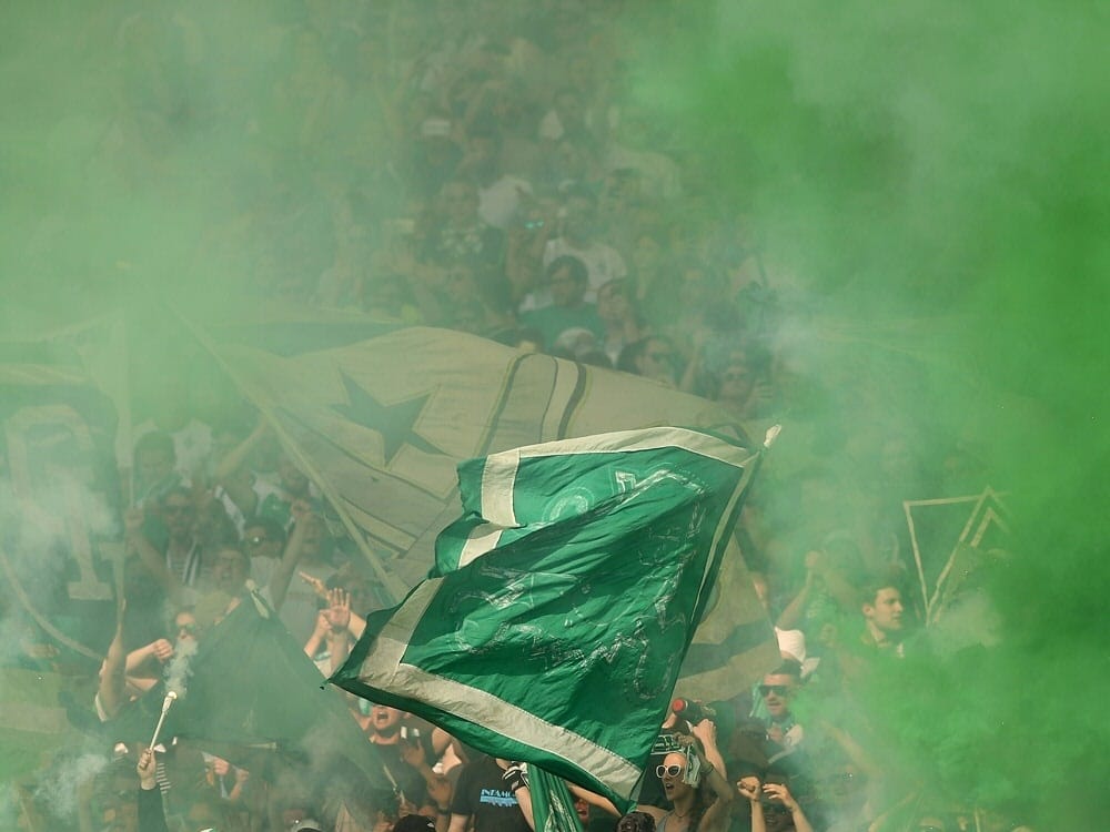 Werder Bremen muss nach Pyro-Einsatz zahlen (© FIRO/FIRO/SID/)