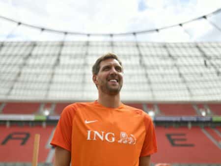 Champions for Charity: Nowitzki und Schumacher kicken wieder