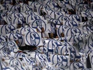 Schalke stimmt Fans auf langen Abstiegskampf ein
