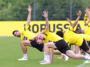 Noch ohne neue Stars: BVB von Fans bei Trainingsauftakt bejubelt