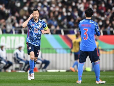 Schalke verpflichtet Routinier Yoshida – Mendyl nach Belgien