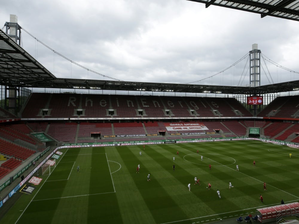 Testspiel in Köln wartet mit technischen Neuerungen auf (© AFP/POOL/SID/THILO SCHMUELGEN)