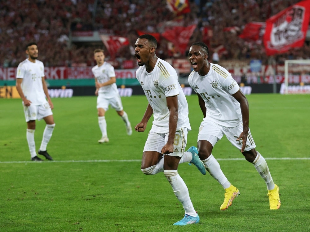Bayerns Neue glänzen gegen Viktoria Köln (© FIRO/FIRO/SID/)