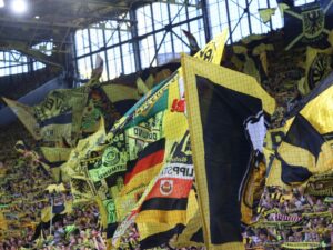Zuschauer mussten im Dortmunder Stadion bleiben
