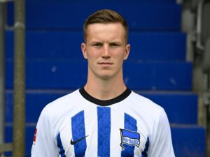 Hertha: Profivertrag für Offensivspieler Wollschläger