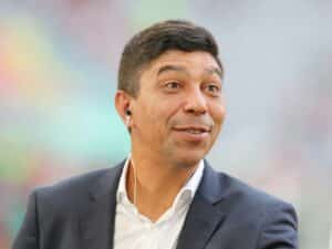 Elber sieht Bayern-Krise gelassen: „In kurzer Zeit drehen“