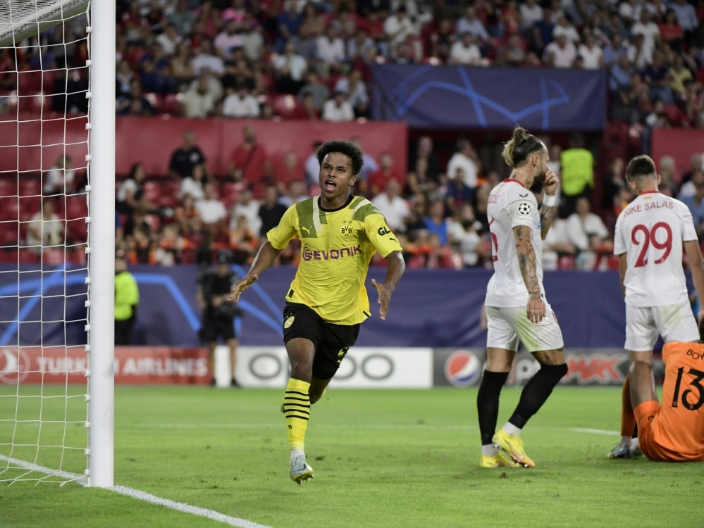 Dortmund schlägt Sevilla - Adeyemi trifft (© AFP/SID/CRISTINA QUICLER)