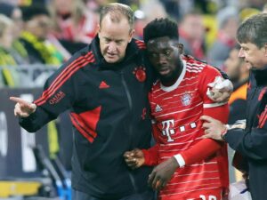 FC Bayern: Davies erleidet Schädelprellung