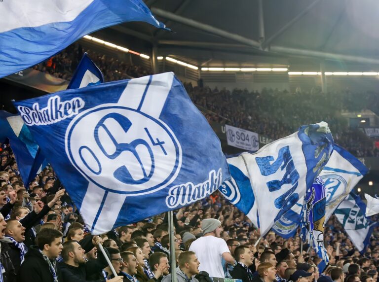 Königsblauer Transfer: Youngster könnte Schalke bald verstärken Schalke - Fans