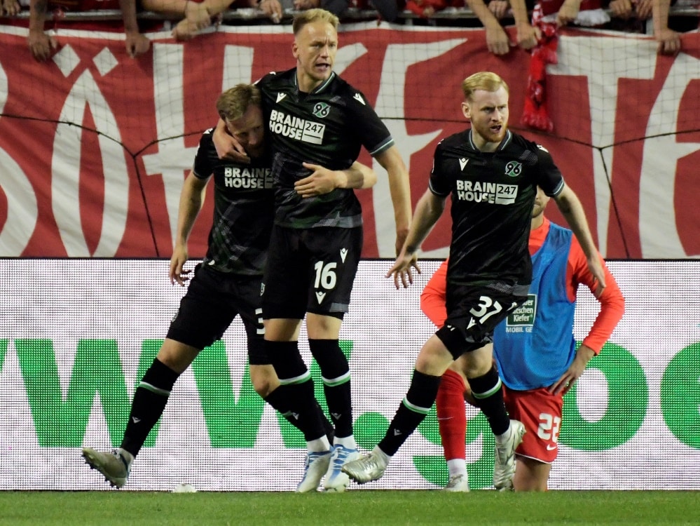 Hannover gewinnt 2:0 gegen Fortuna Düsseldorf (© FIRO/FIRO/SID/)