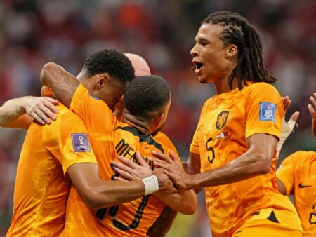 Niederlande steht im Achtelfinale