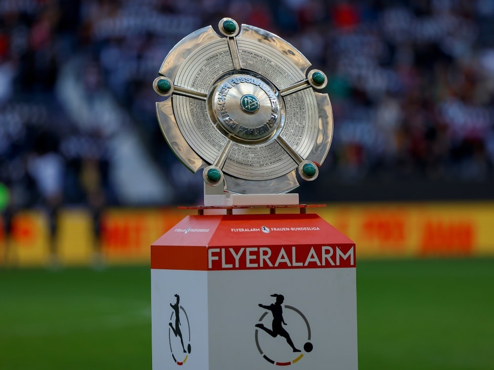 Die Frauen-Bundesliga profitiert vom neuen TV-Vertrag (© FIRO/FIRO/SID/)