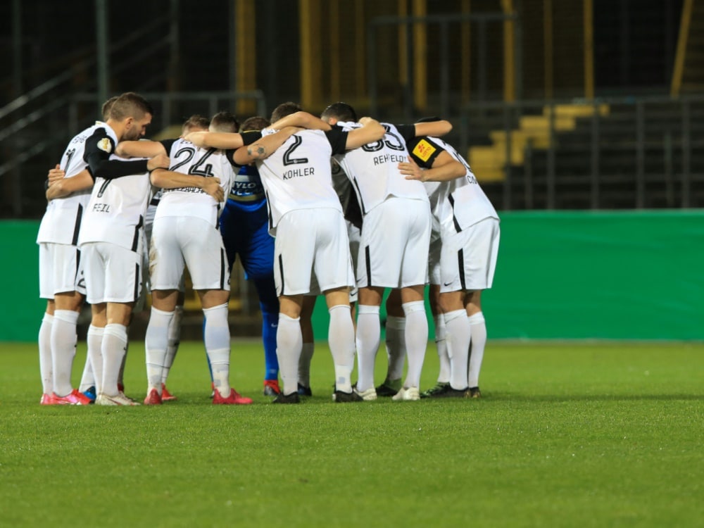 Der SV Elversberg mit einem Sieg gegen den FC Ingolstadt (© POOL/AFP/SID/WOLFGANG RATTAY)