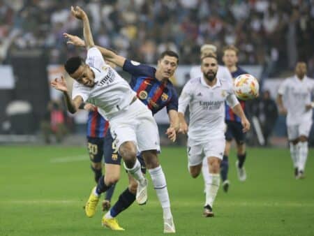 Bild: Lewandowski und Barcelona gewinnen Supercup