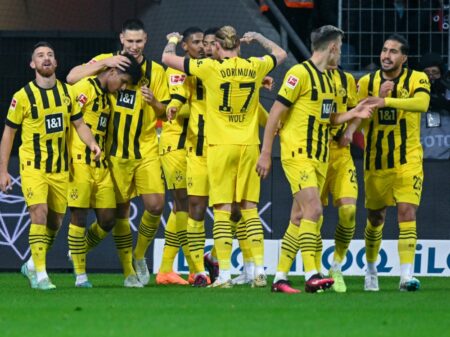 Bild: Borussia Dortmund triumphiert in Leverkusen (© AFP/SID/SASCHA SCHUERMANN)