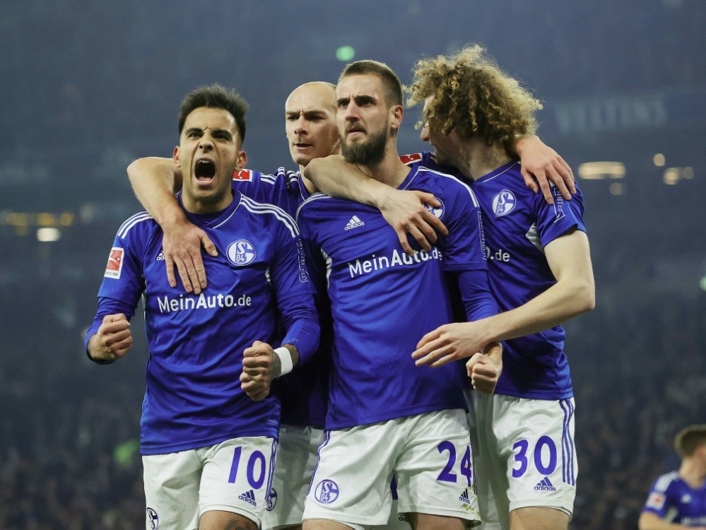 Bild: Schalke 04 holt den ersten Sieg nach 109 Tagen (© FIRO/FIRO/SID/)