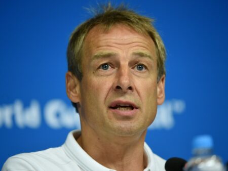 Bild: Klinsmann trainiert die Nationalmannschaft von Südkorea (© AFP/SID/PATRIK STOLLARZ)