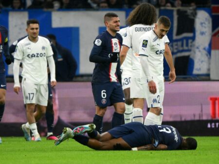 Bild: Kimpembe verletzte sich gegen Marseille schwer (© AFP/SID/NICOLAS TUCAT)
