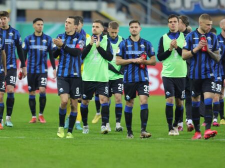Bild: Paderborn und Kiel trennen sich Unentschieden (© FIRO/FIRO/SID/)