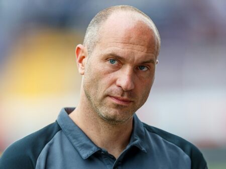 Bild: Bielefeld-Trainer Scherning ist krank (© FIRO/FIRO/SID/)