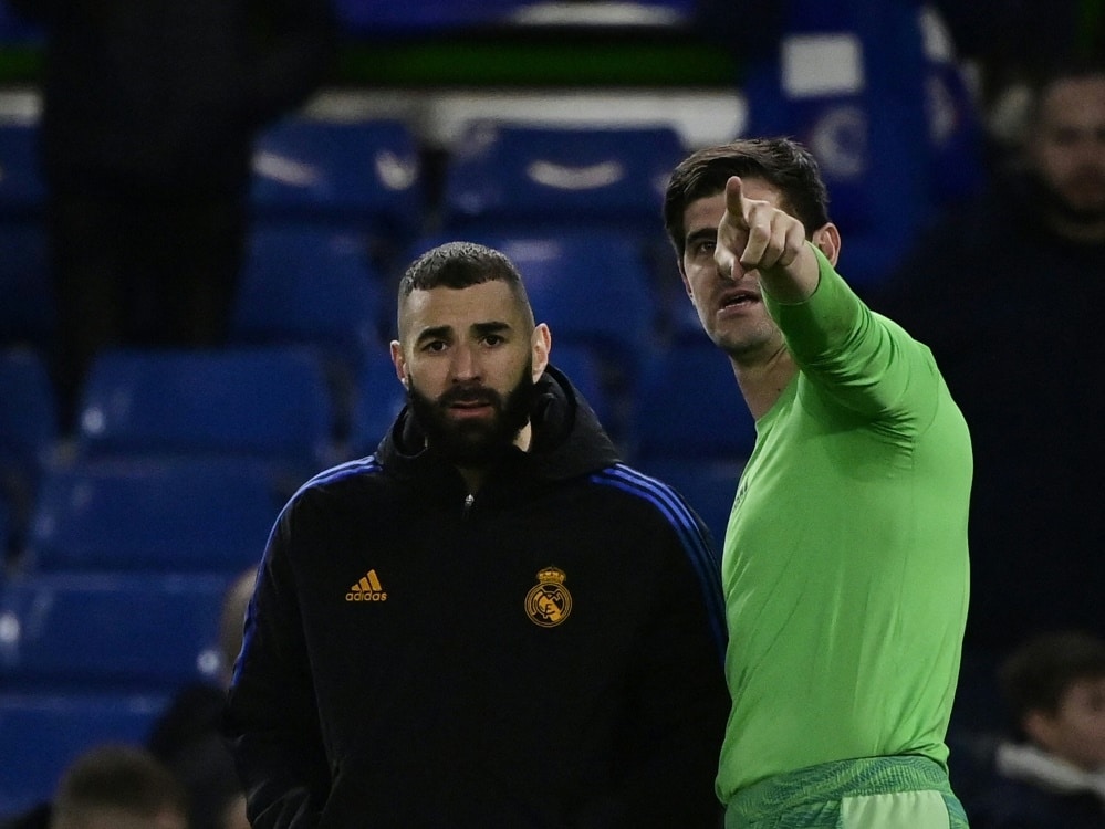 Karim Benzema und Thibaut Courtois sind derzeit verletzt (© AFP/SID/JAVIER SORIANO)