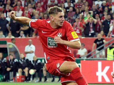 Bild: Torschütze Kraus und Kaiserlautern treten auf der Stelle (© FIRO/FIRO/SID/)