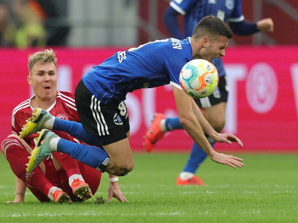 Krankenhaus Melodiös Hacke düsseldorf hamburg fußball Flasche Uhr Markiert