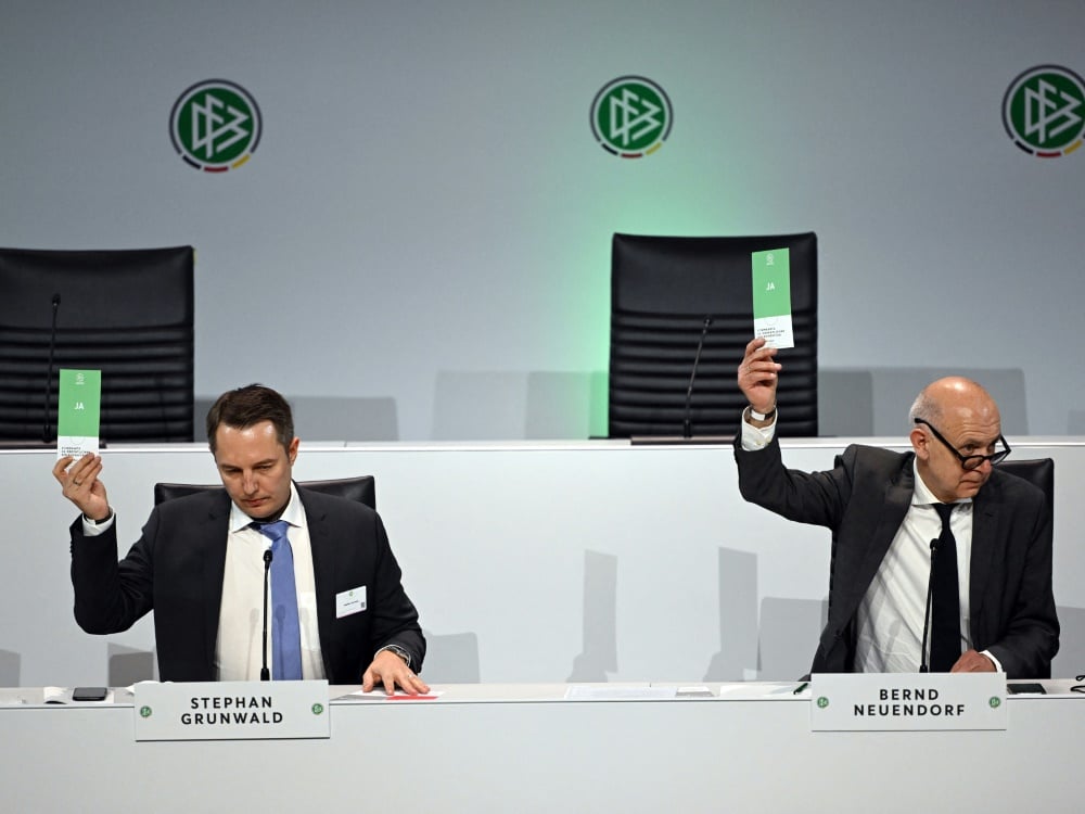 Neuendorf und Grunwald sorgen sich um Finanzlage des DFB (© AFP/SID/INA FASSBENDER)
