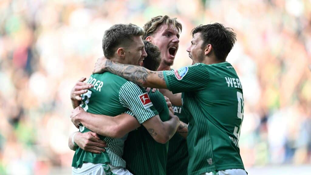 Bild: Bremen jubelt über die ersten Punkte in dieser Saison (© IMAGO/Kokenge/SID/IMAGO/nordphoto GmbH / Kokenge)