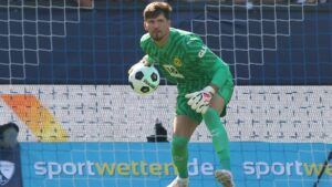 Foto: Kobel bereitet sich aufs PSG-Duell vor © FIRO/SID