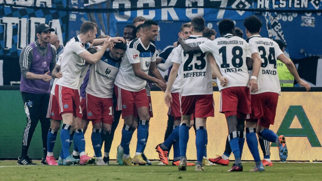 Bild: Klarer Aufstiegsfavorit: Hamburger SV (© AFP/SID/AXEL HEIMKEN)
